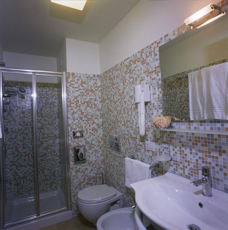 Triple Room,109689192:JPEG