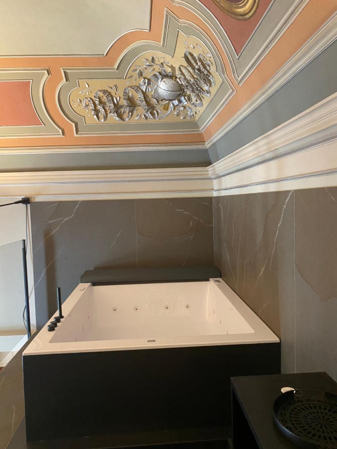 King Room Spa Bath
