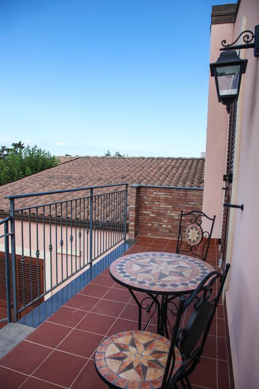 Camera Familiare con Vista Giardino