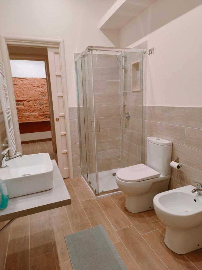 Camera Tripla con Bagno in Comune