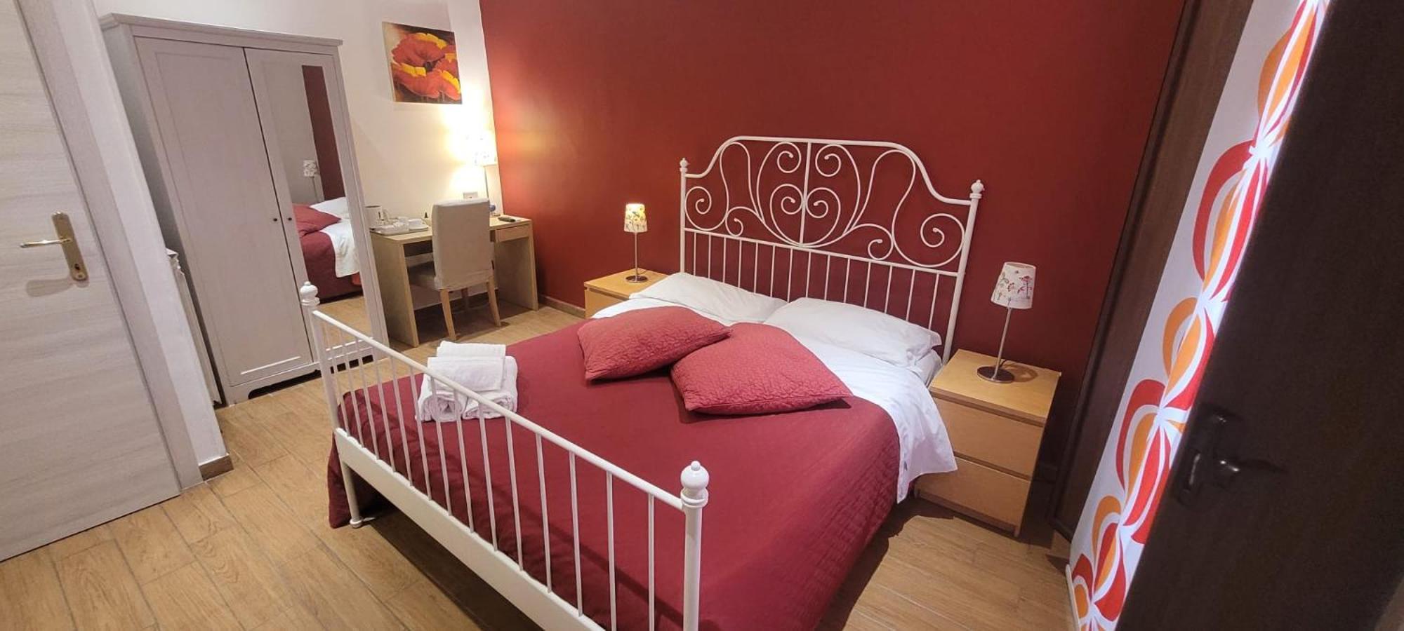 Standard Queen Room