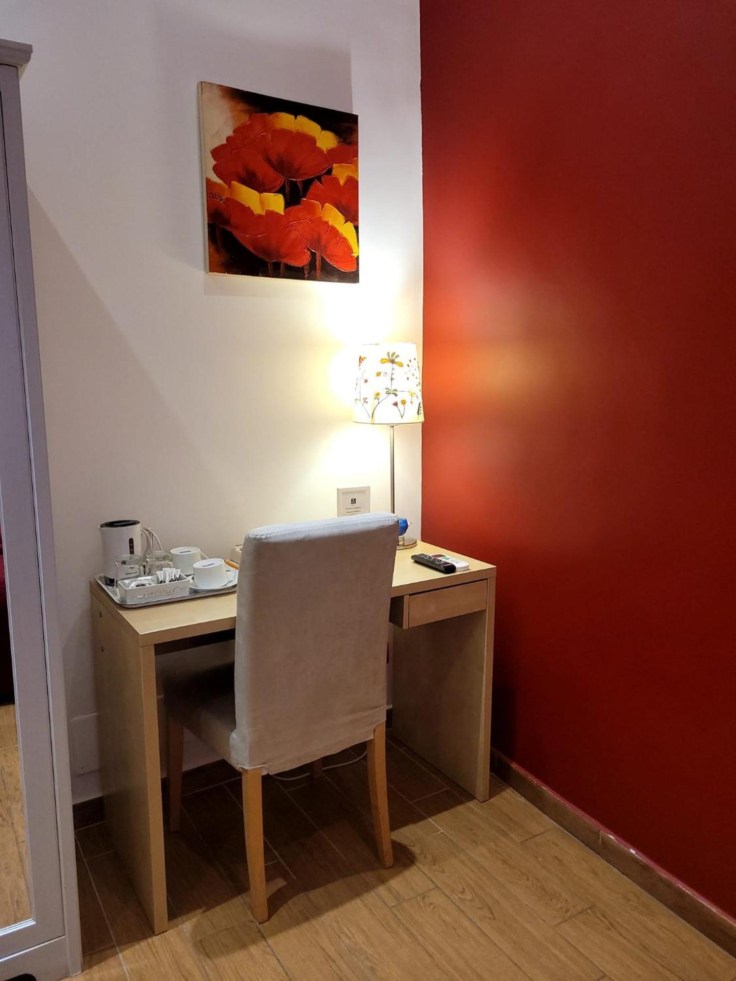Standard Queen Room