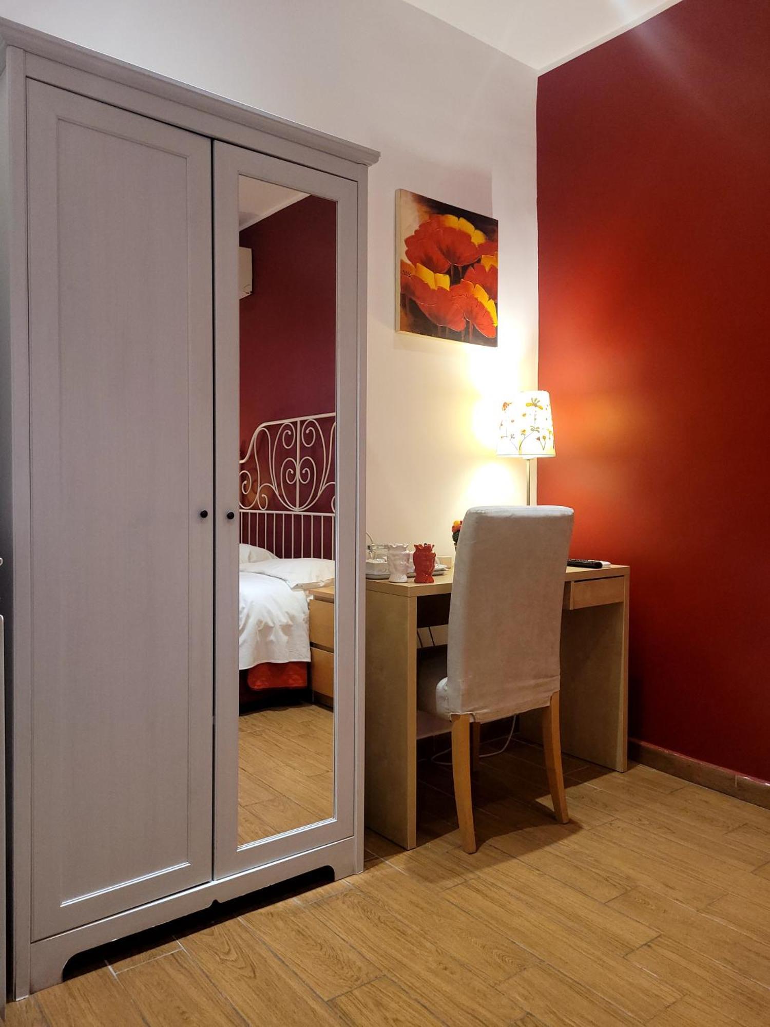 Standard Queen Room
