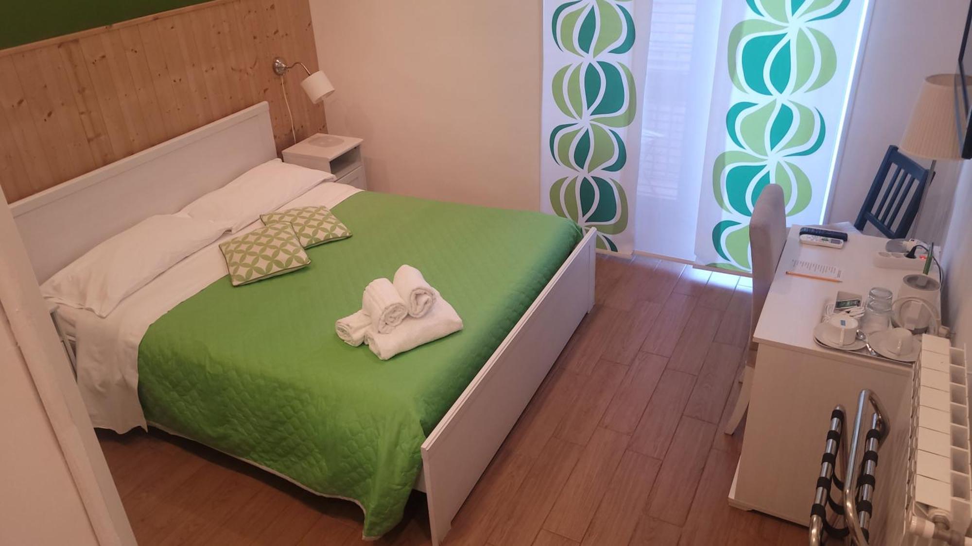 Standard Queen Room