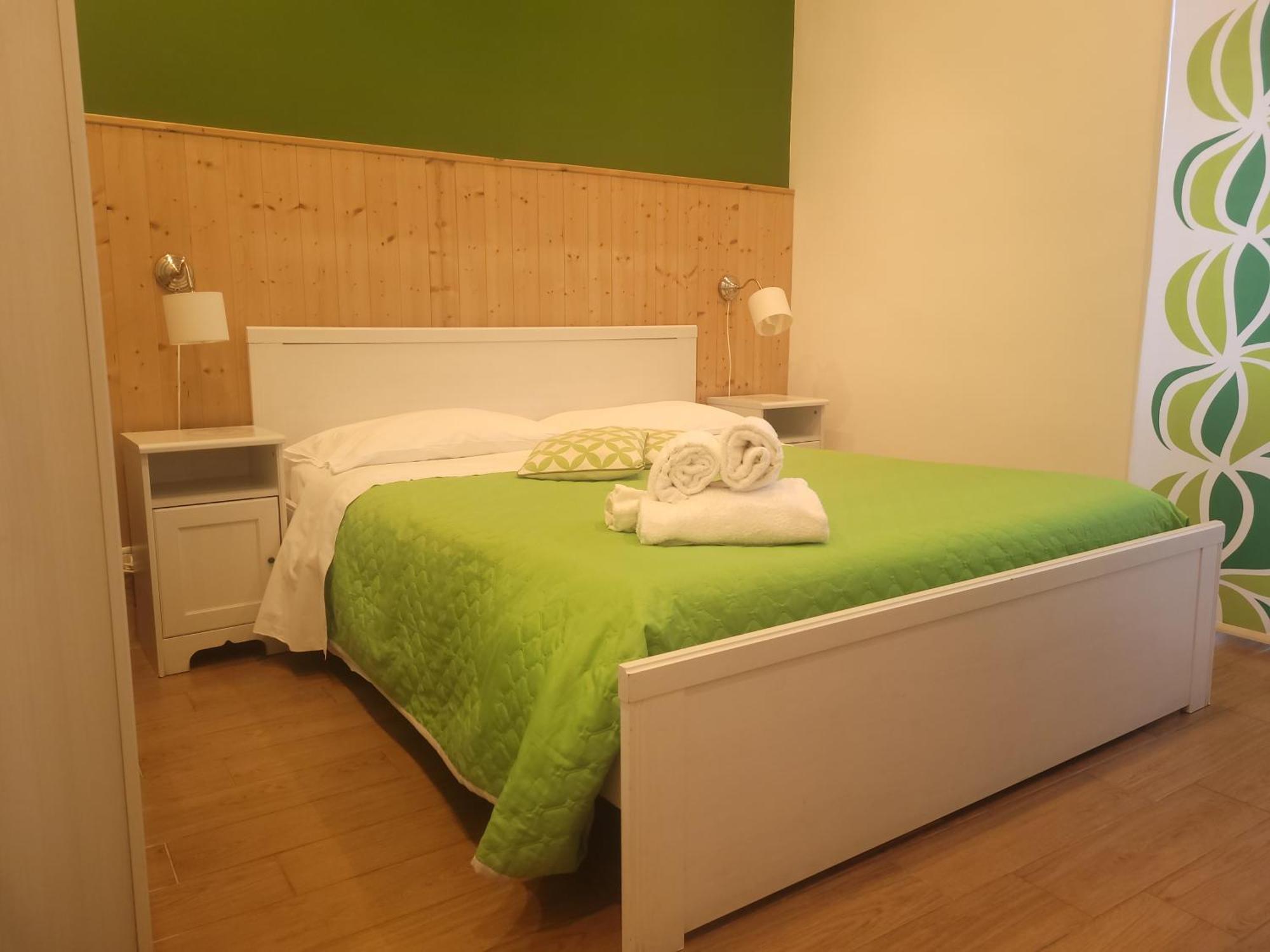 Standard Queen Room