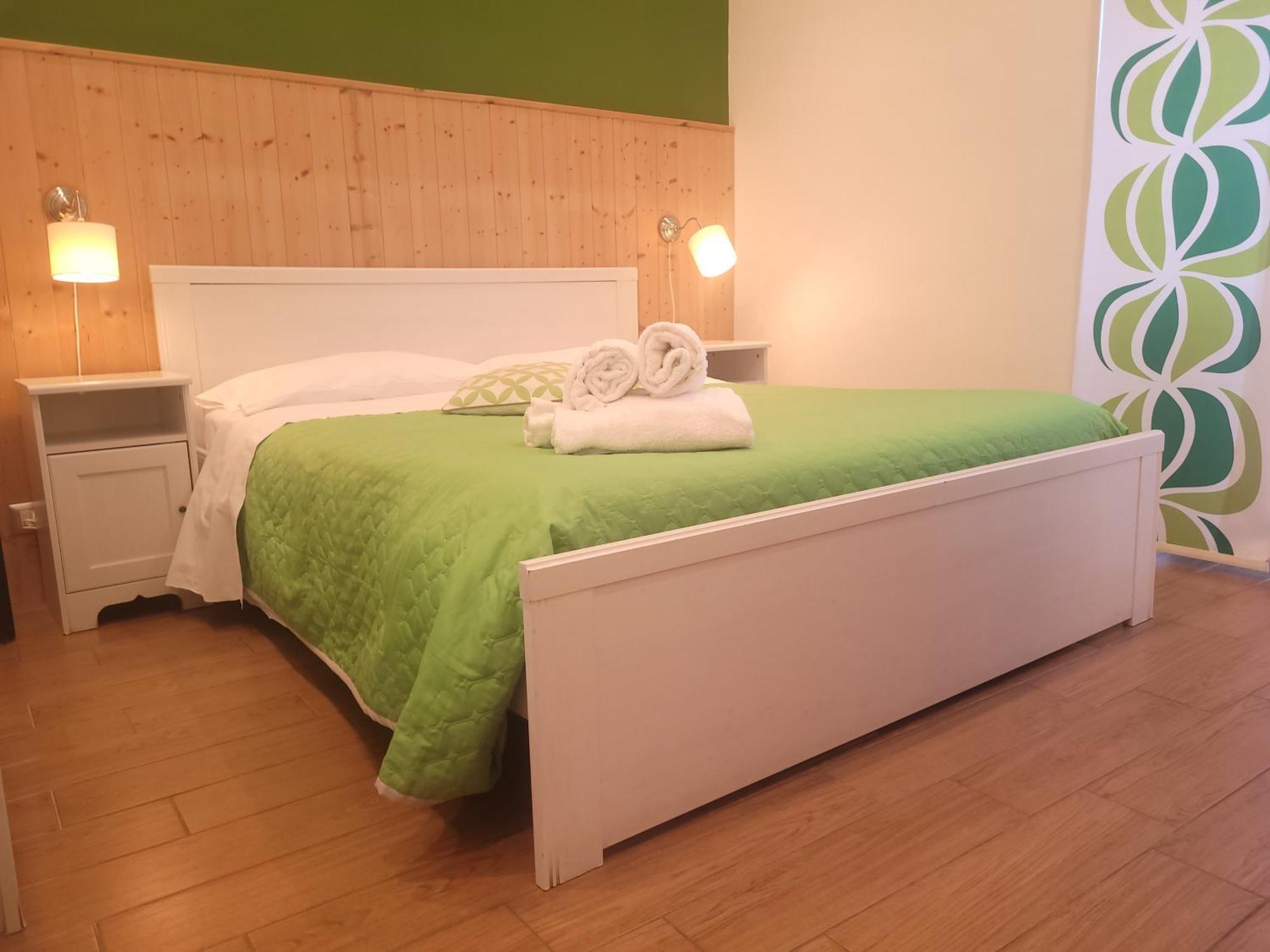 Standard Queen Room