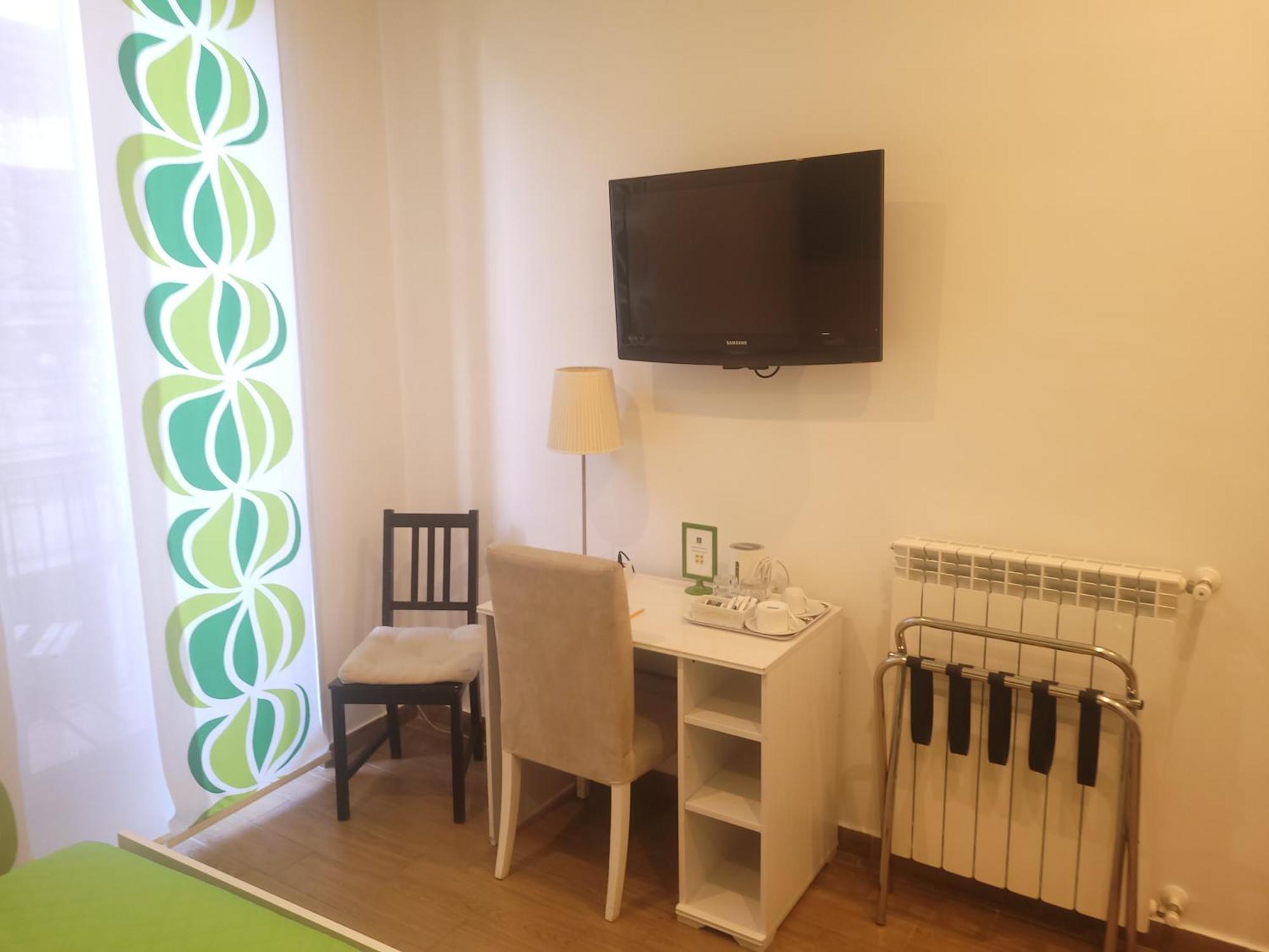 Standard Queen Room