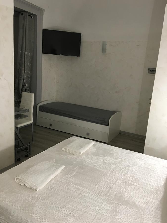 Camera Matrimoniale/Doppia con Letti Singoli con Bagno Privato