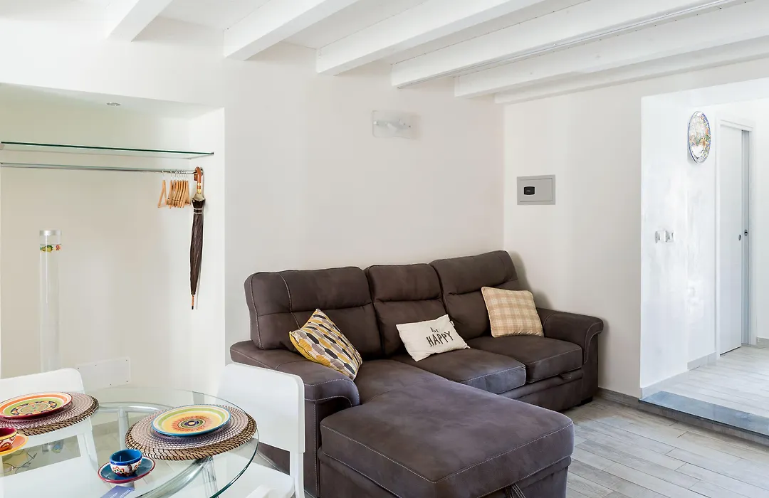 Scuto Home-1