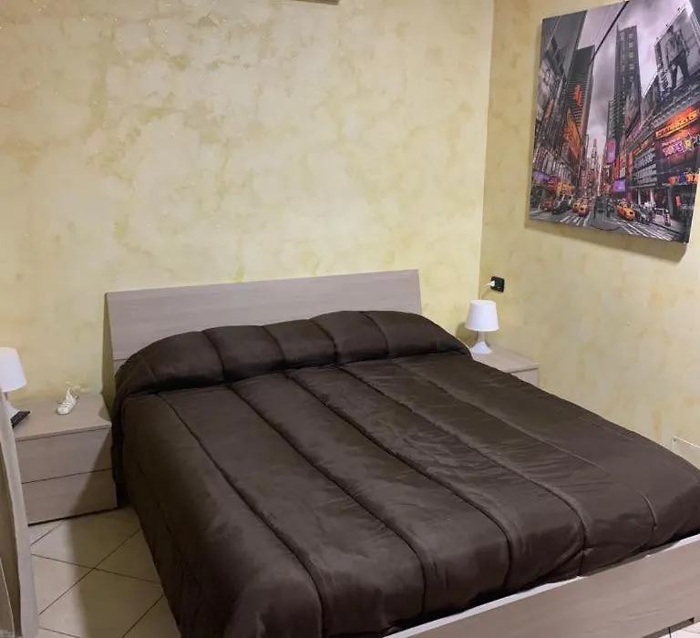 Airport Bedroom House-1