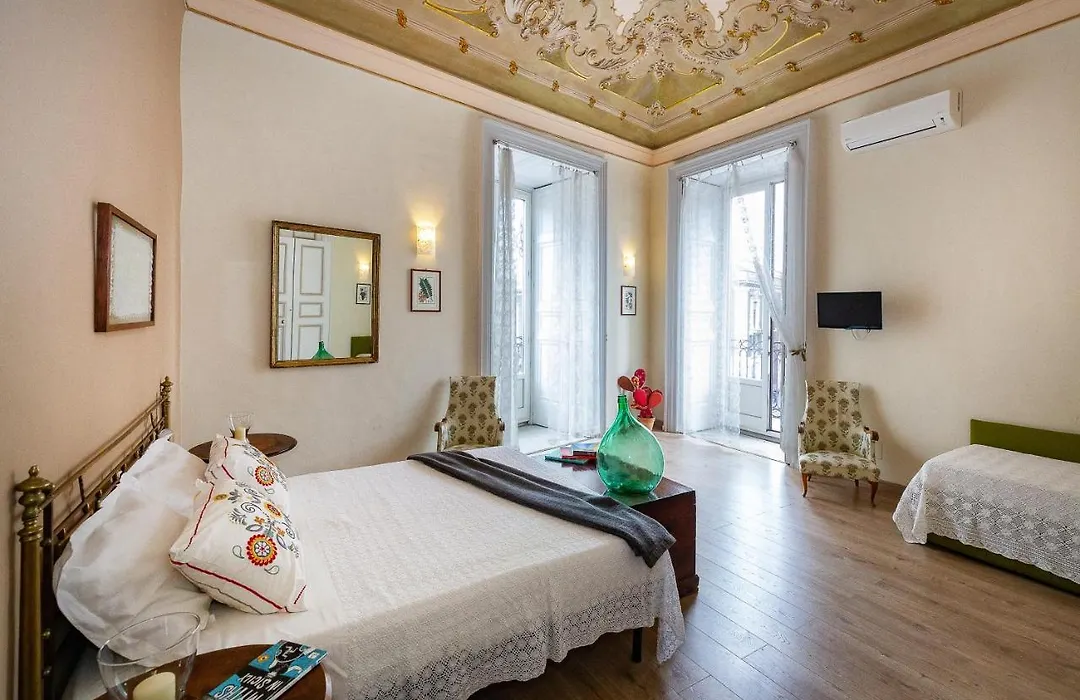 Acanthus B&B-1