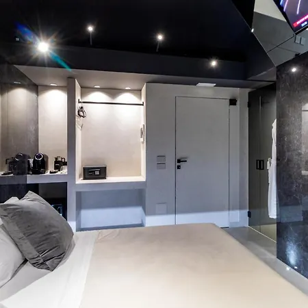 4 Suites " Unconventional Living Rooms "-2