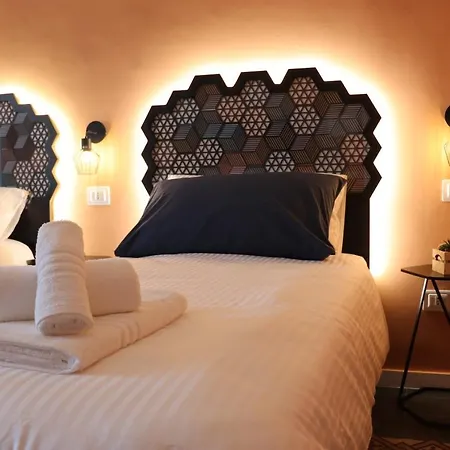 Liotru Maisonne, Rooms With En-Suite Bathroom And Shared Bathroom-2