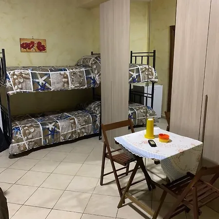 Airport Bedroom House-2